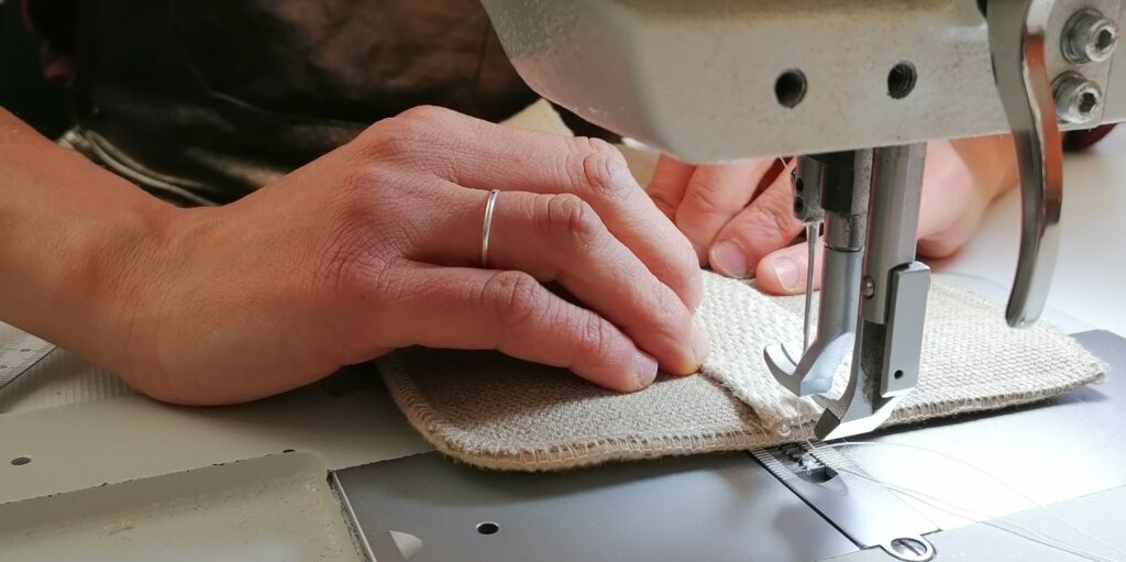 atelier artisanat fait main lot couture matières naturelles qualité mouton givré